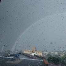 Vídeo: chove extremamente forte em BH na tarde desta quinta-feira (29/1) - Imagens cedidas ao EM