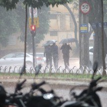 Chuva em BH: avenidas são interditadas sob risco de inundação - Marcos Vieira/EM/D.A Press
