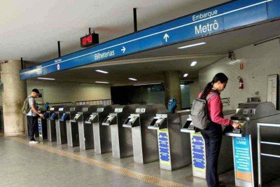Hor&aacute;rio de funcionamento do metr&ocirc;, incluindo as bilheterias, n&atilde;o muda: o servi&ccedil;o seguir&aacute; funcionando das 5h15 &agrave;s 23h -  (crédito: Ed&eacute;sio Ferreira/EM/D.A Press)