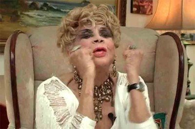 <p>Poucos artistas brasileiros conseguiram deixar uma marca tão profunda e irreverente na cultura nacional quanto a atriz, comediante e cantora Dercy Gonçalves.</p>
 -  (crédito: Reprodução do Youtube Canal Nestor De Madalena)