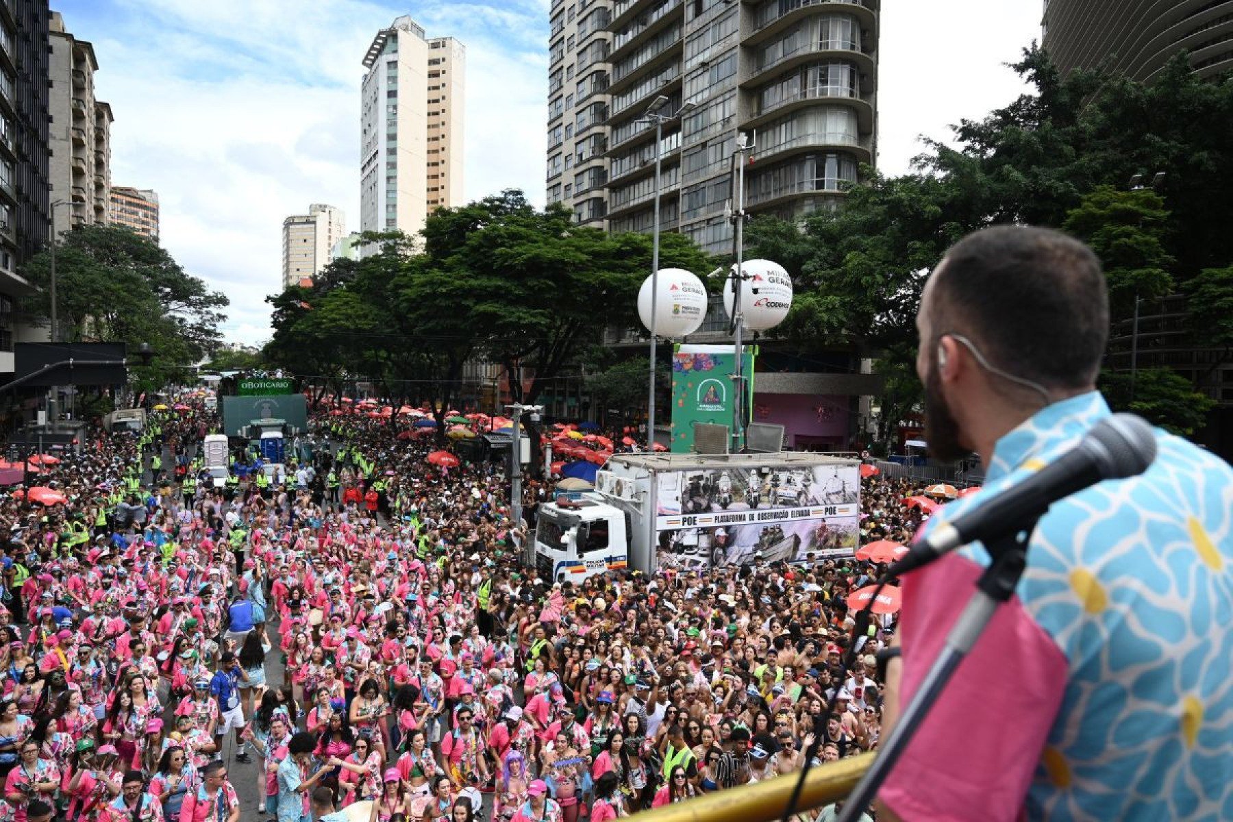 Com bateria potente e hits do pop nacional, o bloco &eacute; um dos favoritos do p&uacute;blico jovem pela sua energia vibrante