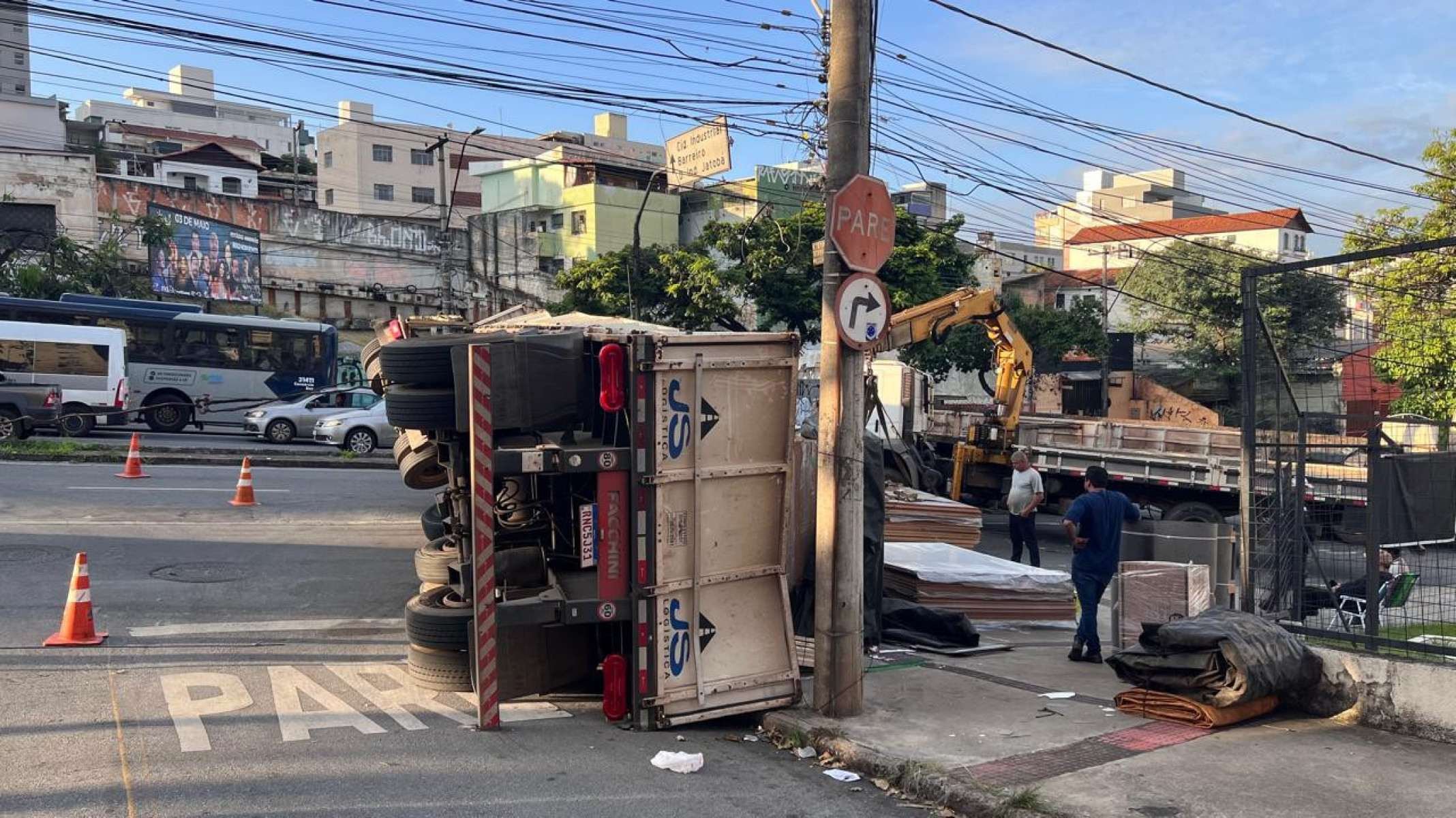 Acidente aconteceu na altura do Bairro Prado-Edésio Ferreira/EM/D.A.Press