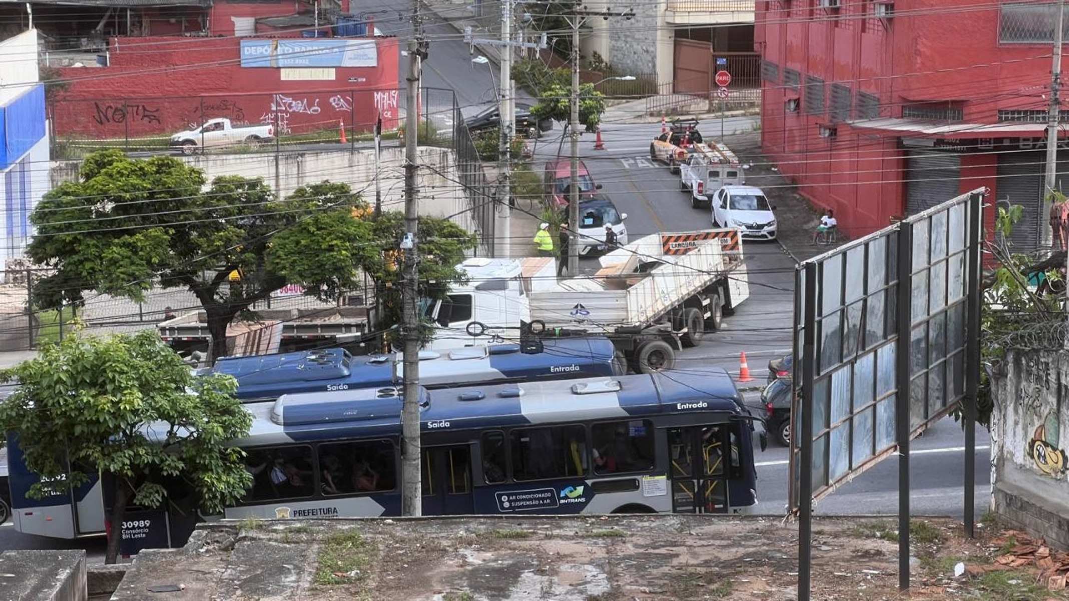 Acidente gera congestionamento na região central da capital -Edésio Ferreira/EM/D.A.Press