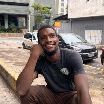 Morador de rua que ajudou motorista em alagamento: 'Faria de novo' -  Edésio Ferreira/EM/D.A.Press