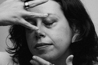 Coerção física (e afetiva) em 'Abafada', de Marcela Fassy