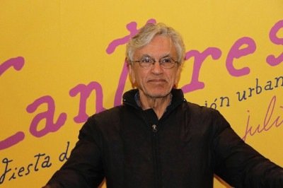 <p>Para além da música, Caetano também é escritor, tendo publicado vários livros de ensaios, crônicas e memórias, como “Verdade Tropical”, lançado em 1997, e “O Mundo Não é Chato”, lançado em 2005.</p>
 -  (crédito: Secretaria de Cultura da Cidade do México wiki commons)