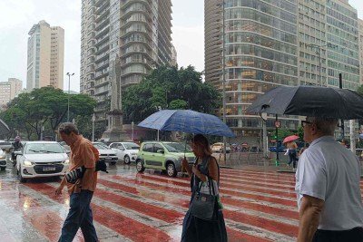  Ventos de quase 90 km/h atingem BH durante temporal 
     -  (crédito: Larissa Leone/EM/D.A Press)