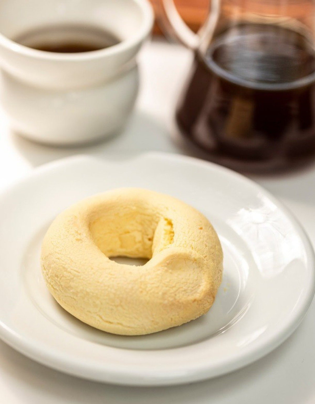 Tanto o nome quanto o card&aacute;pio, que tem como destaque o biscoito de queijo, refor&ccedil;am o v&iacute;nculo familiar que norteia o trabalho no Elisa Caf&eacute;