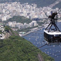 Enseadas: recantos naturais moldados pela erosão do mar - Halley Pacheco de Oliveira -  wikimedia commons
