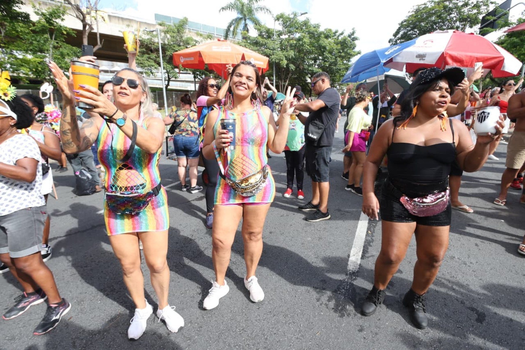 Bandas e grupos de axé, sucesso nos 1990, que marcaram a história do Carnabelô, carnaval fora de época de BH, se reuniram, no entorno do Mineirão-Marcos Vieira/EM/D.A Press