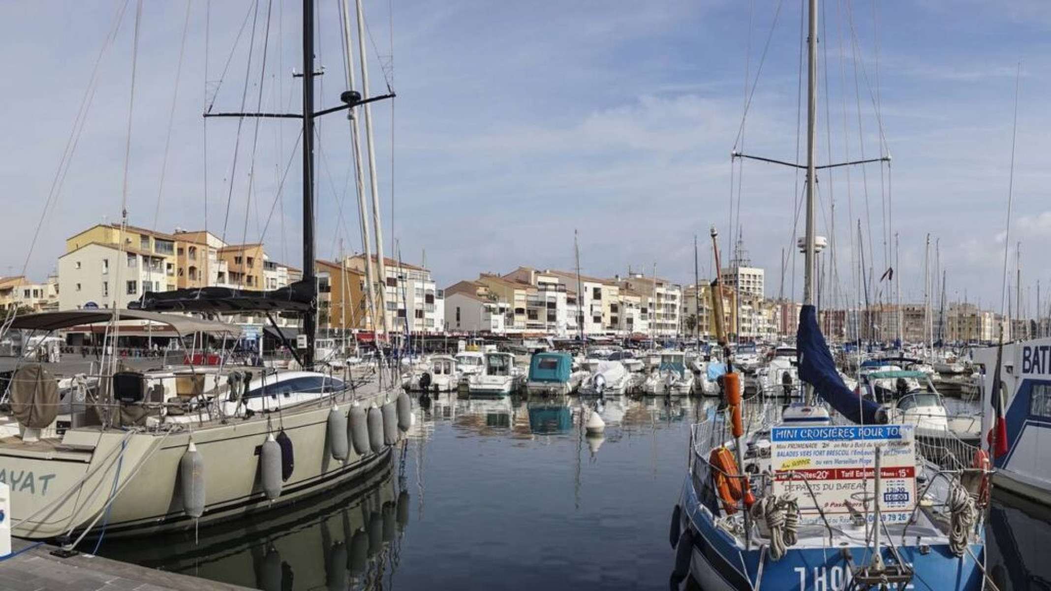 Vilanaturista: férias caras, fama global e controvérsias em Cap d’Agde - Portal Giro 10