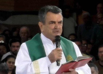 Ferdinando Marcílio, padre do Santuário Nacional de Aparecida -  (crédito: Reprodução/A12)