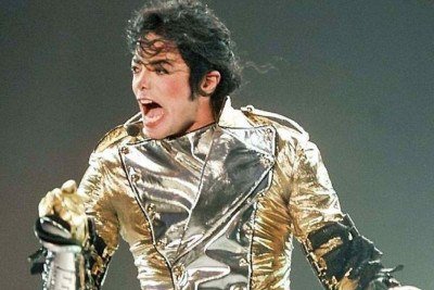 Cantor Michael Jackson foi absolvido de todas as acusações no julgamento criminal de 2005 -  (crédito: AFP)