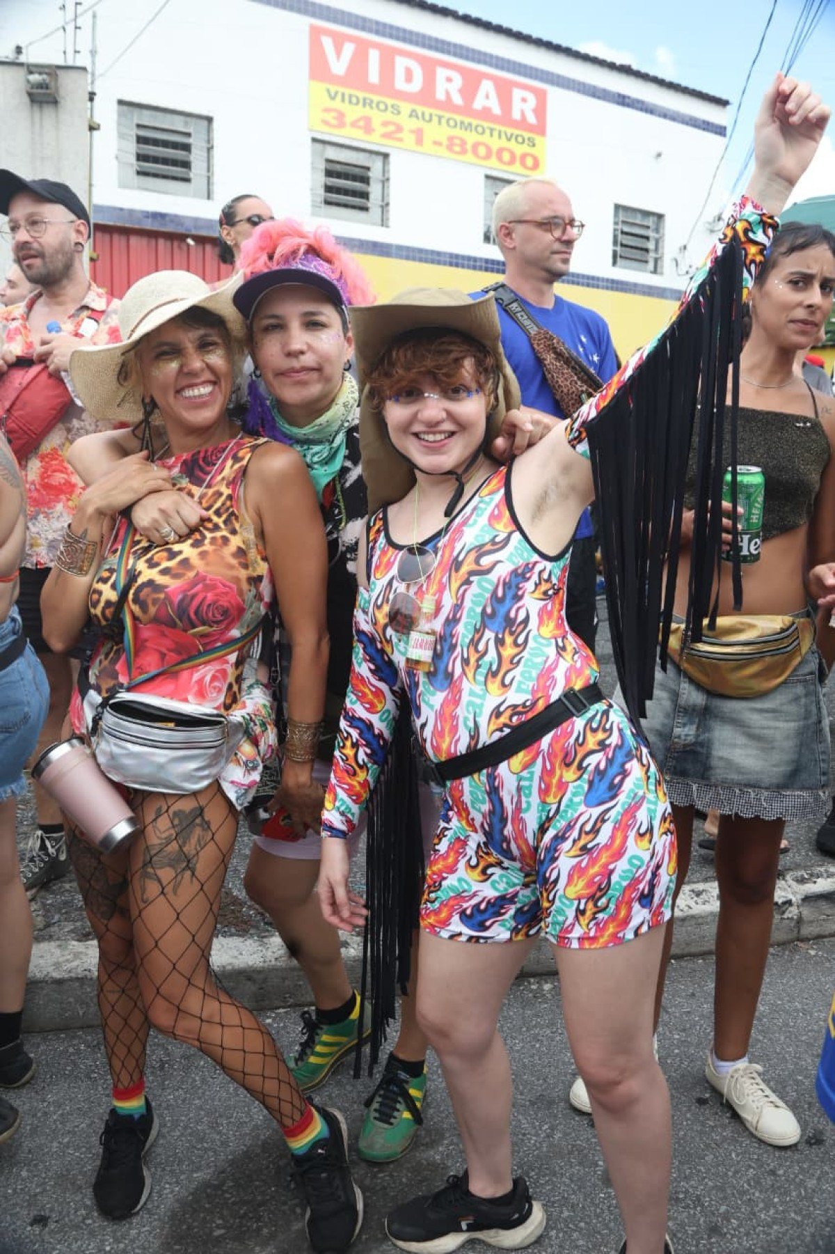 O bloco animou os foliões na Avenida Américo Vespúcio, no Bairro Nova Esperança, Região Noroeste de BH