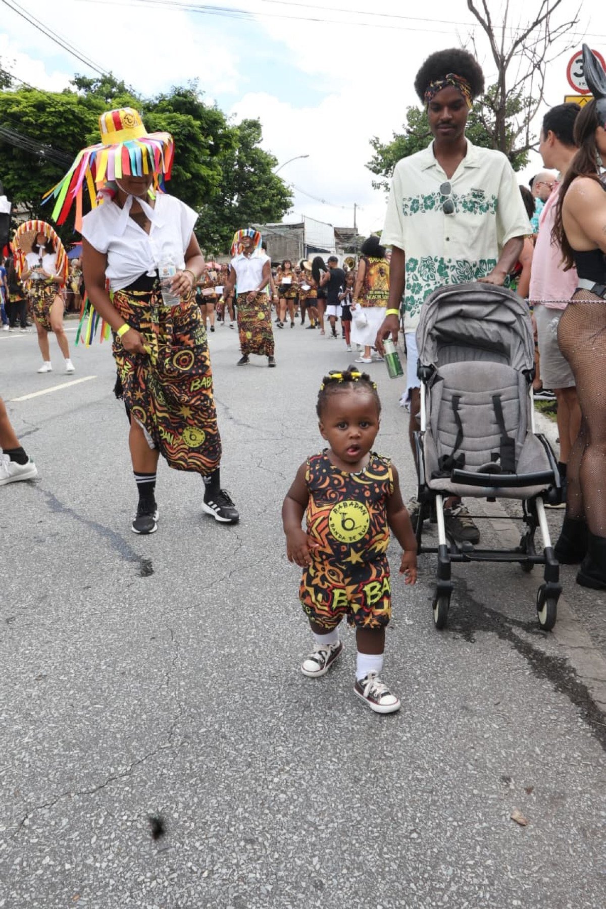 O bloco animou os foliões na Avenida Américo Vespúcio, no Bairro Nova Esperança, Região Noroeste de BH