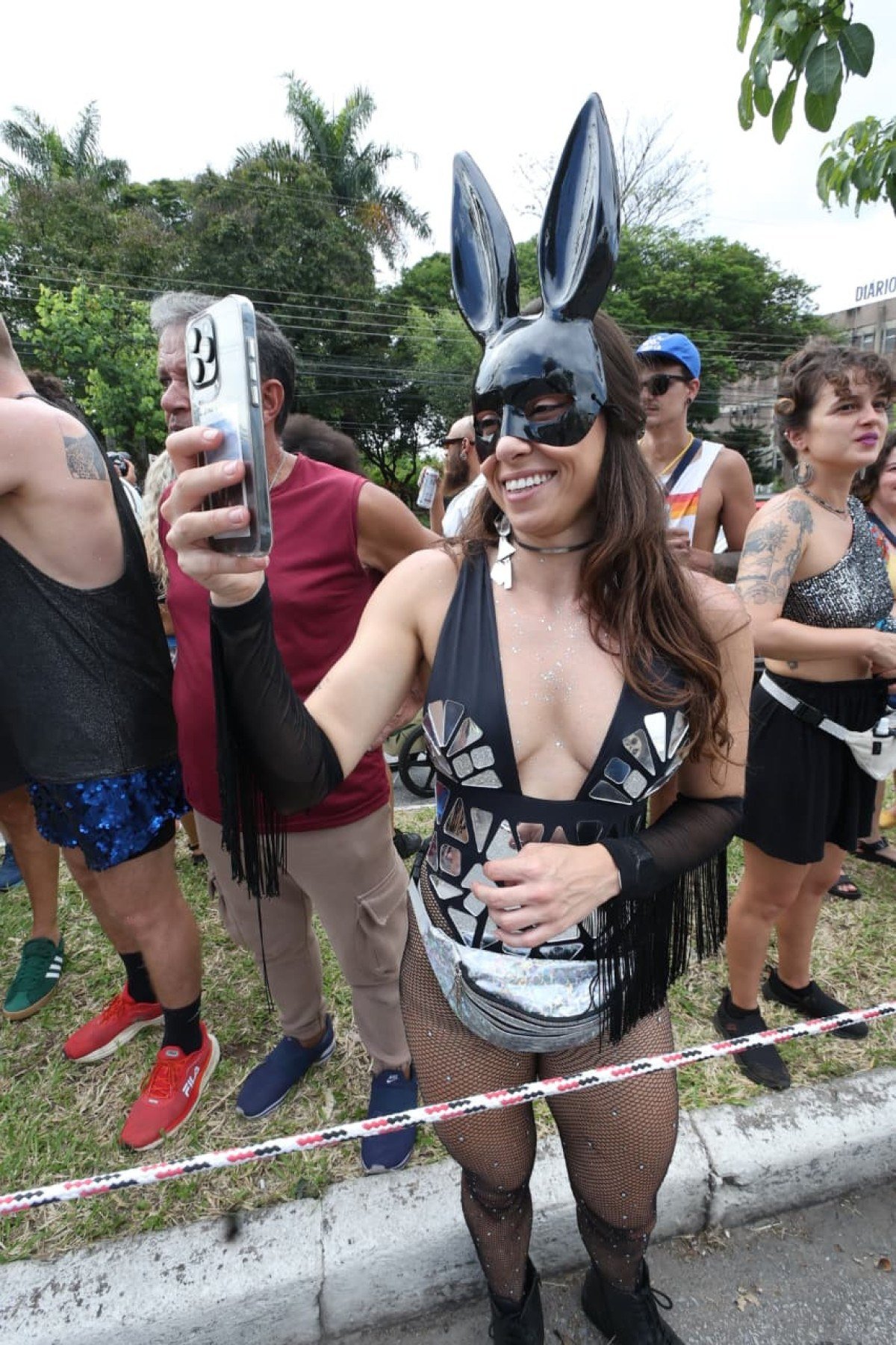 O bloco animou os foliões na Avenida Américo Vespúcio, no Bairro Nova Esperança, Região Noroeste de BH