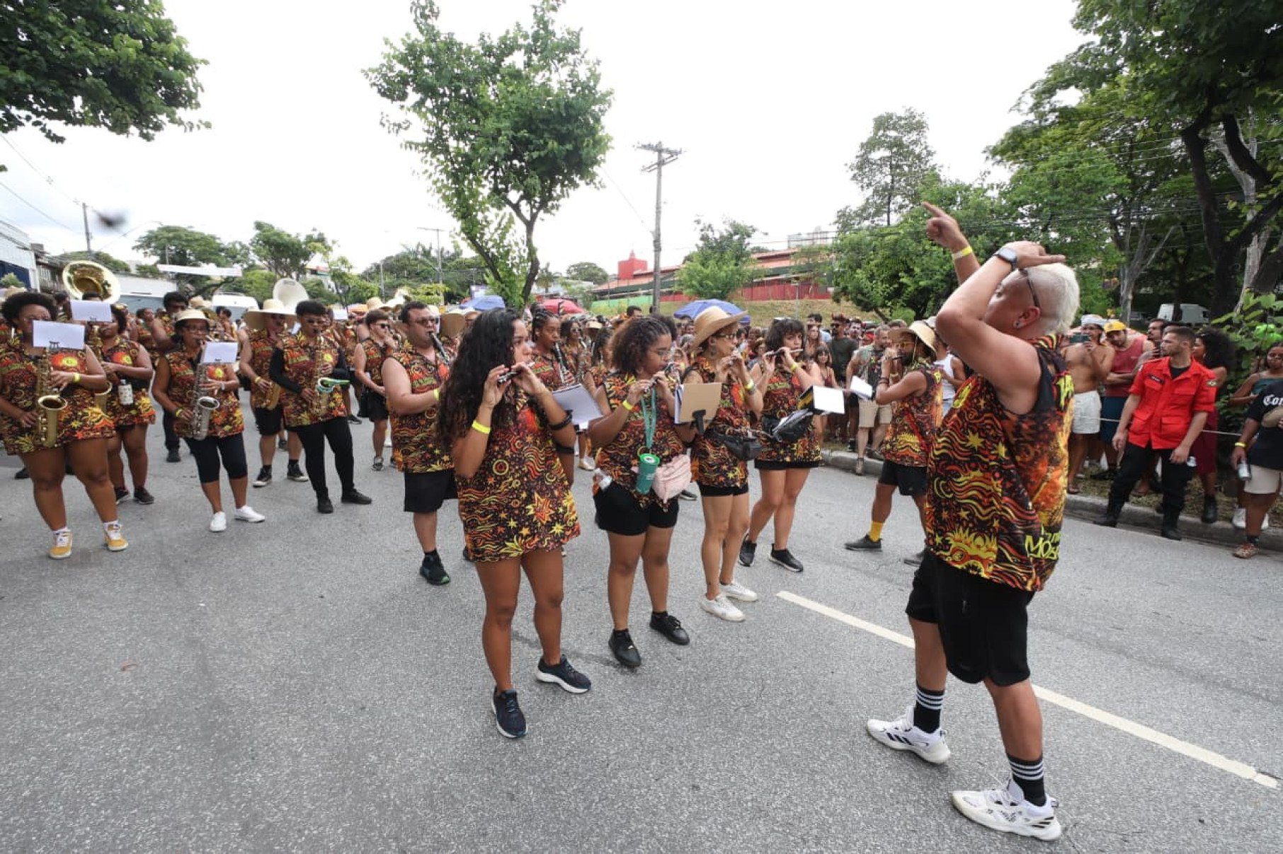 O bloco animou os foliões na Avenida Américo Vespúcio, no Bairro Nova Esperança, Região Noroeste de BH