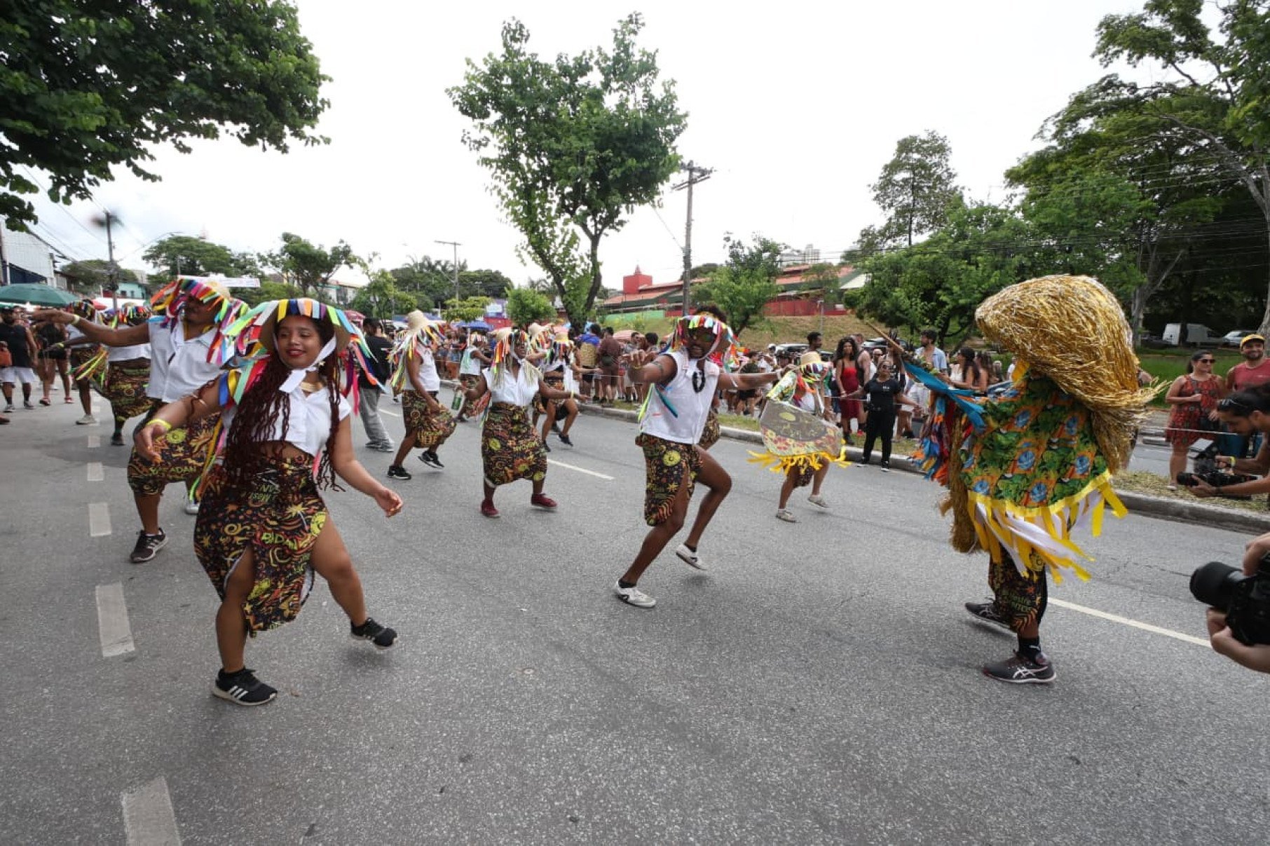 O bloco animou os foliões na Avenida Américo Vespúcio, no Bairro Nova Esperança, Região Noroeste de BH