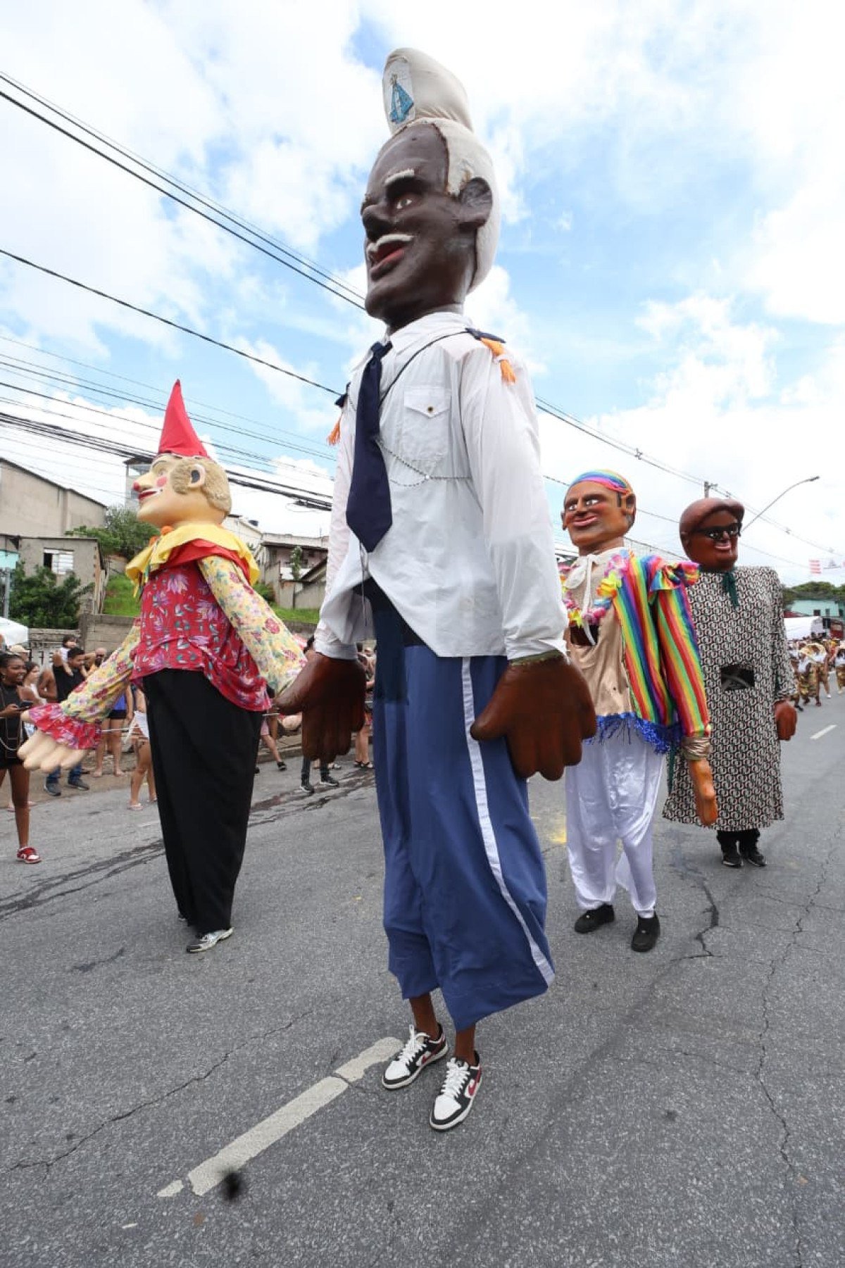 O bloco animou os foliões na Avenida Américo Vespúcio, no Bairro Nova Esperança, Região Noroeste de BH