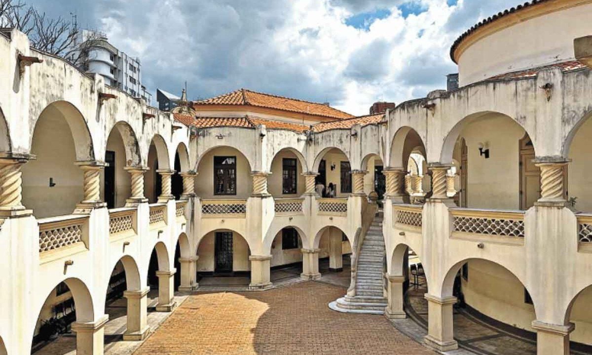 O prédio da Escola Estadual Pedro II, construído há 100 anos, passará por reforma, depois de abrigar a mostra de arquitetura 