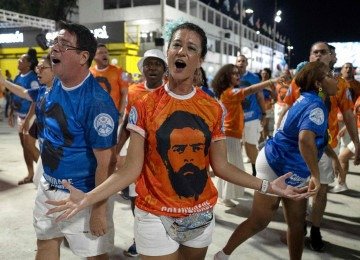Acadêmicos de Niterói abre os desfiles no domingo de carnaval (14/2) -  (crédito: Pablo PORCIUNCULA / AFP)