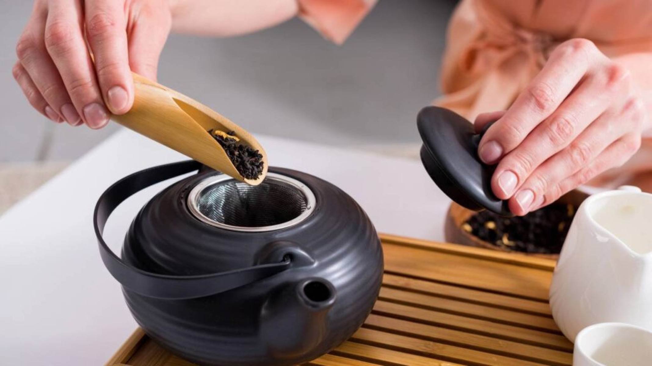 Chá de hibisco: receita mais simples e seus benefícios - Portal Giro 10