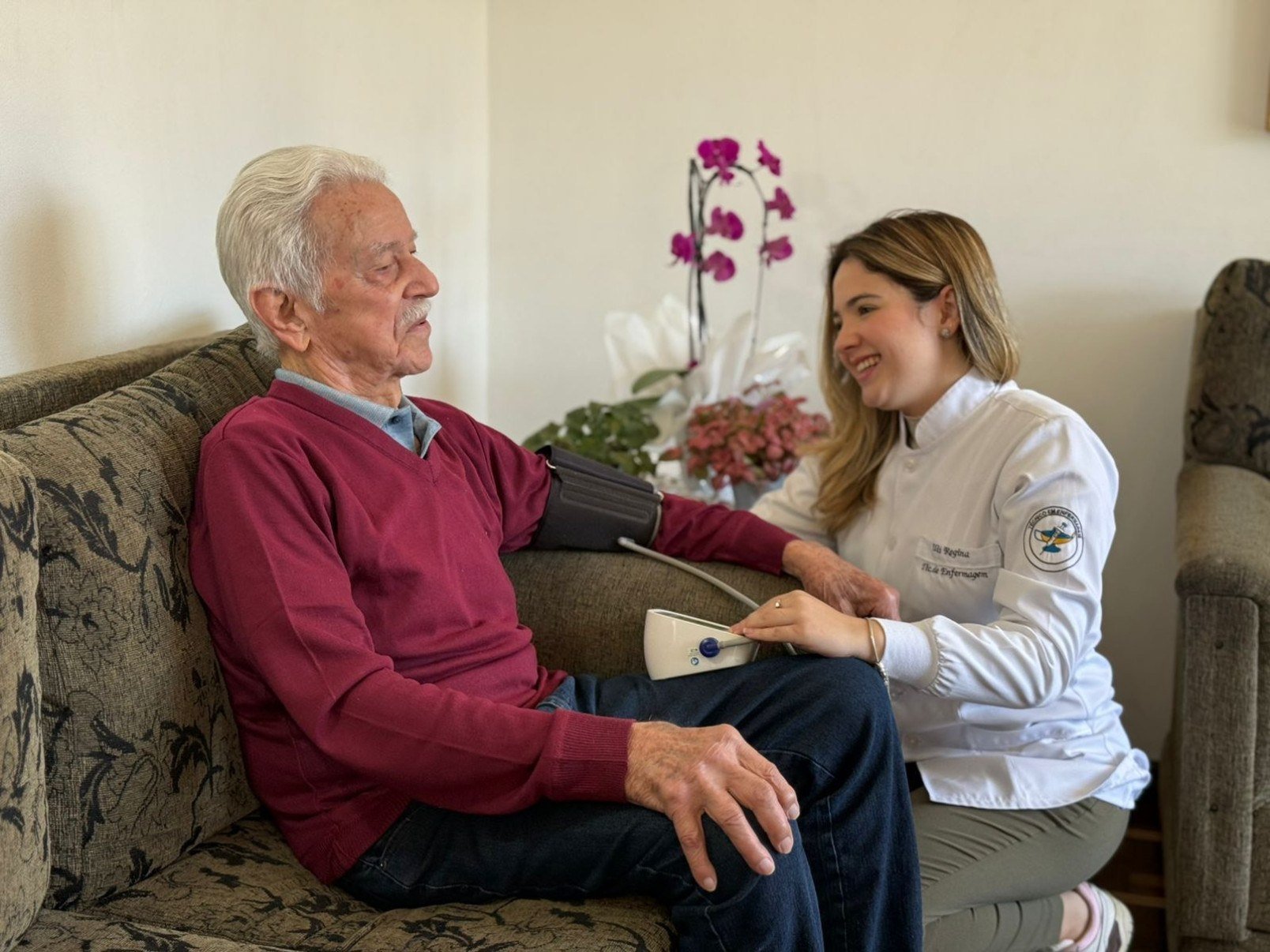 Quedas em casa lideram internações de idosos no Brasil - DINO