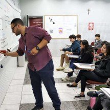 O público-alvo é composto por brasileiros sem diploma de nível superior -  (crédito: José Cruz/Agência Brasil)