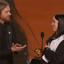 Vitória de Billie Eilish no Grammy é marcada por defesa dos imigrantes - Reprodução de vídeo / YouTube