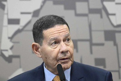 Mourão quer visitar generais Braga Netto e Nogueira na cadeia -  (crédito: Platobr Nacional)