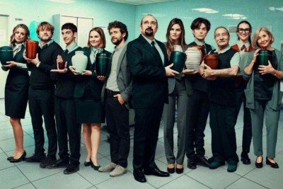 Série espanhola de comédia em funerária conquista público com humor ácido e episódios curtos -  (crédito: Tupi)