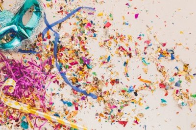 <p>O Carnaval é uma das festas mais celebradas pelos brasileiros e em 2026 não será diferente. E uma das capitais da festa é Salvador, na Bahia. </p>
 -  (crédito: freepik)