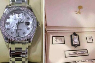 Joias foram dadas durante uma comitiva do ex-presidente Jair Bolsonaro em outubro de 2019 -  (crédito: Reprodução/Estado de S. Paulo)