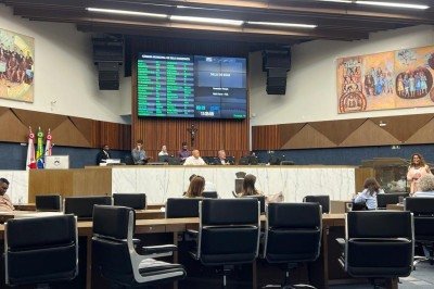 Lei prevê proibir a presença de crianças em blocos de carnaval e na parada LGBTQIAPN+ -  (crédito: Laura Scardua/EM/DA.Press)