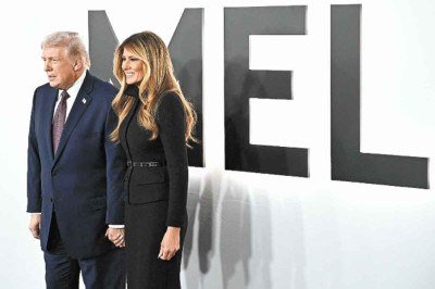 O presidente dos Estados Unidos, Donald Trump, e a primeira-dama Melania Trump na estreia do document&aacute;rio sobre ela, em sess&atilde;o realizada no Kennedy Center, em Washington, no &uacute;ltimo dia 29 de janeiro -  (crédito: Alex Wroblewski/AFP)