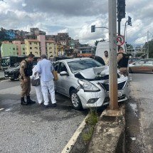 Samu e Corpo de Bombeiros foram acionados, mas não deram previsão para chegar ao local do acidente -  (crédito: Wellington Barbosa / EM / D.A Press)