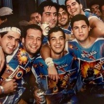 A origem dos abadás: populares no carnaval de rua - reprodução instagram @pedrinhodarochaoficial