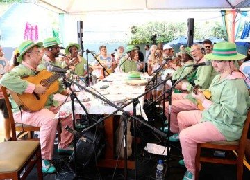 Músicos da Velha Guarda da Mangueira animaram feijoada no Minas Country
 -  (crédito:  Orlando Bento/MTC/Divulgação)