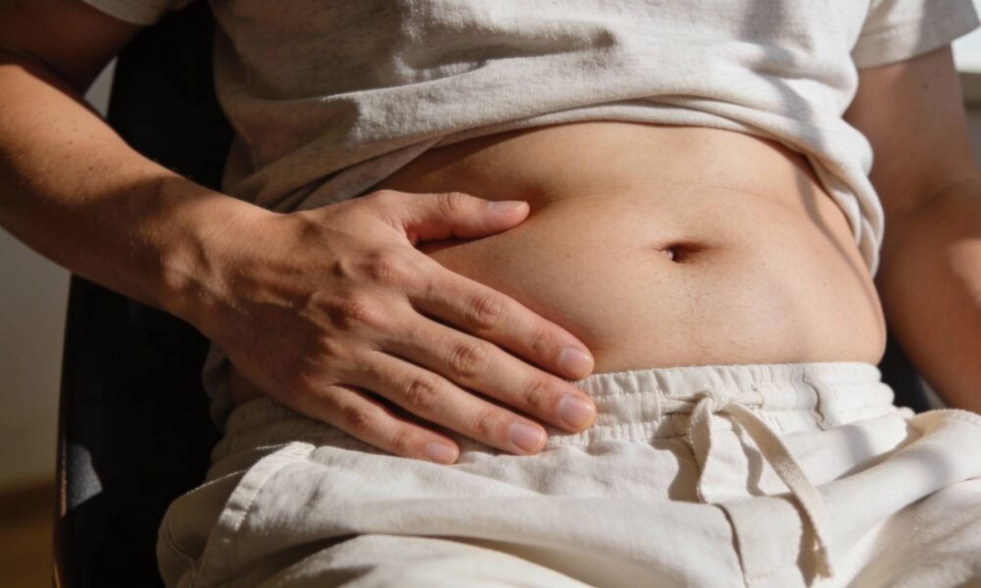 O que significa quando o estômago ronca e por que isso nem sempre é fome - Tupi