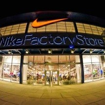 Governo Trump investiga Nike por suposta discriminação contra pessoas brancas - PxHere