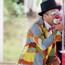 Palhaço Mixaria leva o encantamento do circo para a Funarte MG - Junia Garrido/divulgação