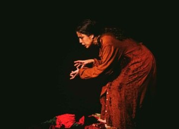 Luciana Veloso faz única sessão do monólogo sobre Hilda Hilst nesta sexta, no teatro do Centro Cultural Unimed - BH Minas 
 -  (crédito: Matheus Soriedem/Divulgação )