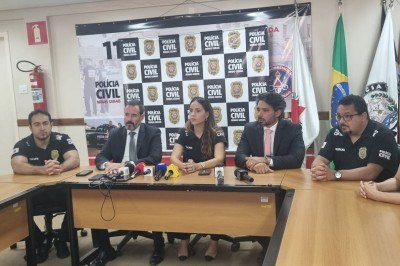 Delegada Francielle Drumond (ao centro) conduziu inquérito no qual médica foi indiciada por homicídio doloso - dolo eventual -  (crédito: Luiz Ribeiro/EM Data/DA Press)