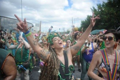 Hits conhecidos pelo públicos prometem agitar a folia belo-horizontina -  (crédito: Alexandre Guzanshe/EM/D.A Press)