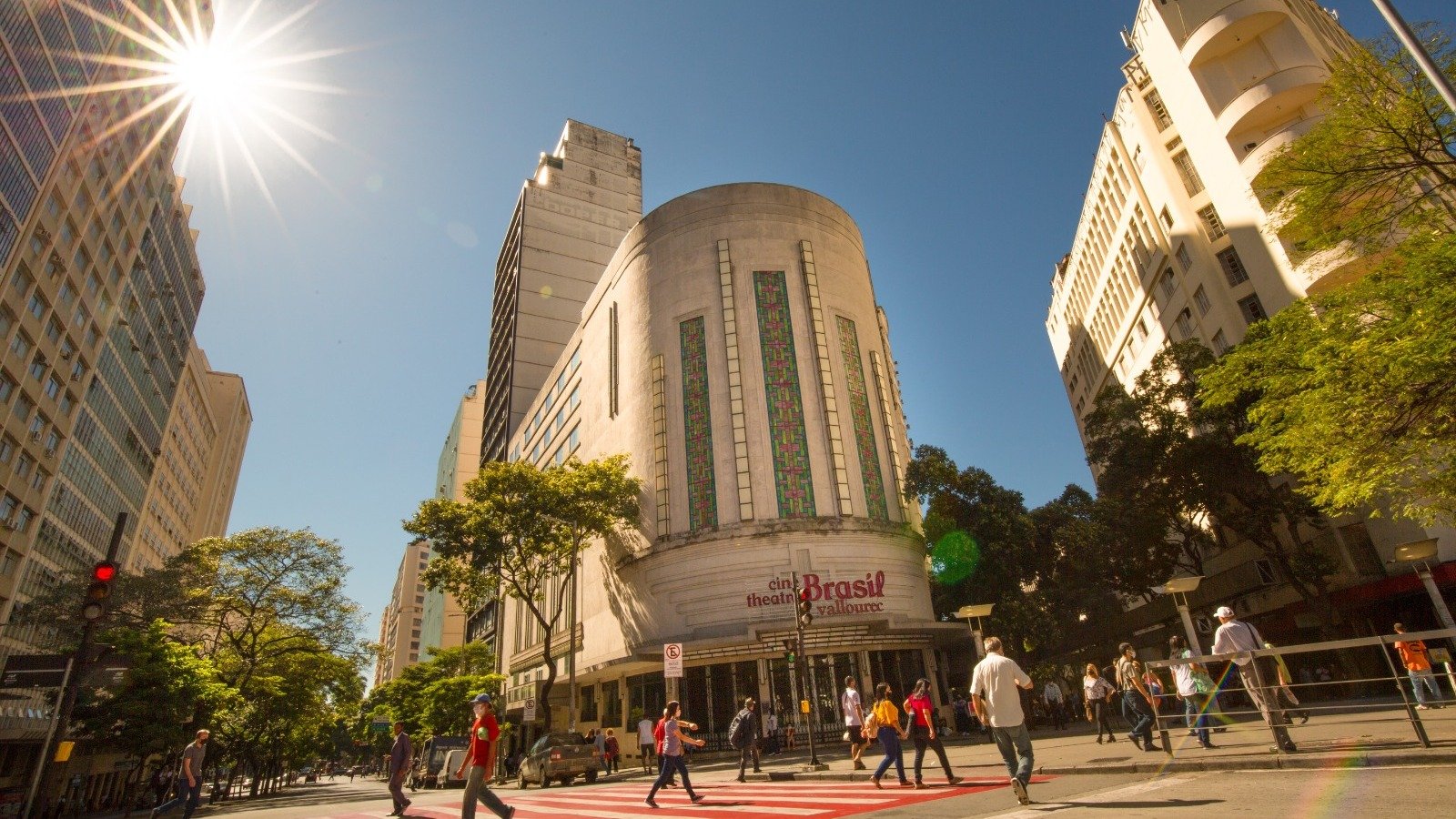 O Cine Theatro Brasil Vallourec, joia Art D&eacute;co de BH, &eacute; um dos edif&iacute;cios hist&oacute;ricos destacados na mat&eacute;ria sobre a capital mineira. -  (crédito: Gabriel Araujo/ Divulga&ccedil;&atilde;o)