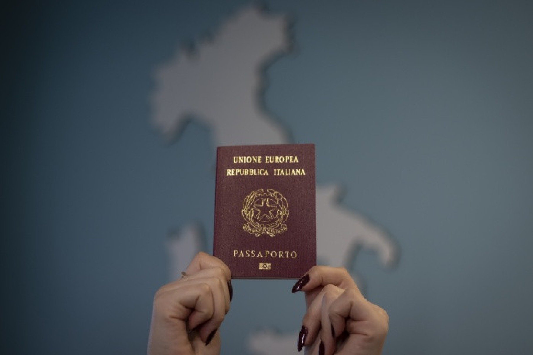 Dupla cidadania é opção para viajar sem visto aos EUA - DINO