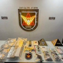 MG: casal é preso com submetralhadora, drogas e munições - PMMG