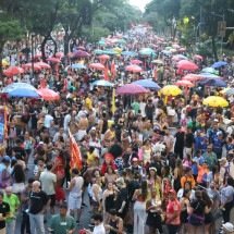 Faça chuva ou faça sol: sábado de pré-carnaval reúne foliões em BH - Marcos Vieira/EM/D.A Press
