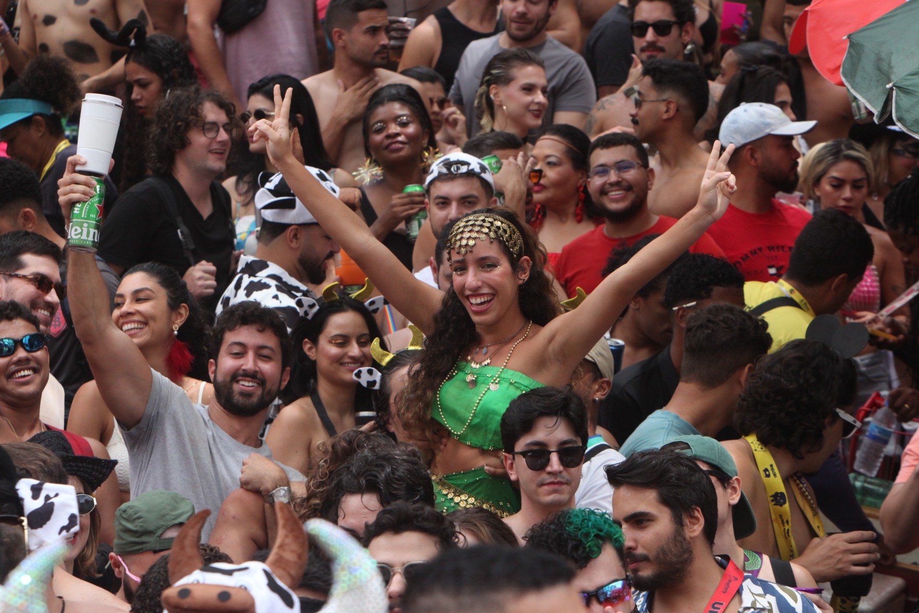 Bloco Mama na Vaca nas ruas do Bairro Santo Ant&ocirc;nio, em BH
      -Ed&eacute;sio Ferreira/EM/D.A Press