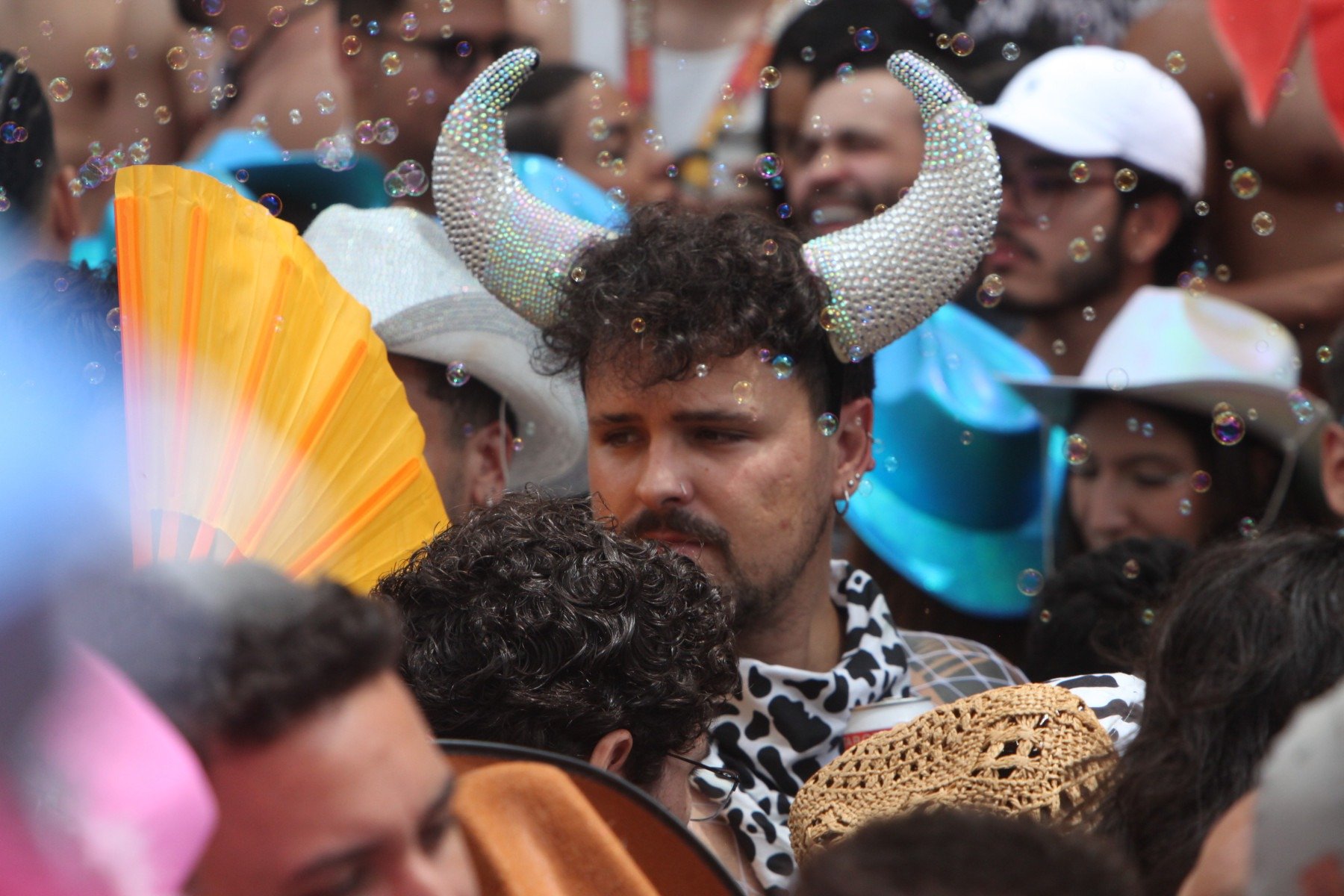 Bloco Mama na Vaca nas ruas do Bairro Santo Ant&ocirc;nio, em BH
      -Ed&eacute;sio Ferreira/EM/D.A Press
